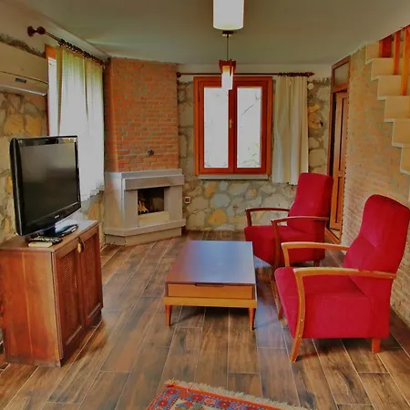 Farm stay The Mira House