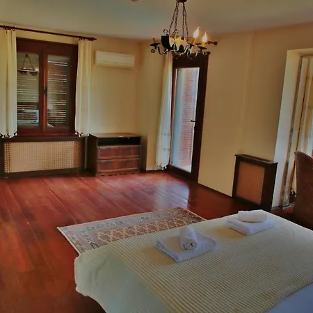 Farm stay The Mira House