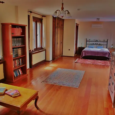 Farm stay The Mira House